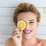 Pulizia del viso fai da te con la maschera di bellezza a base di limone