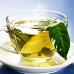 Il limone è un ingrediente fondamentale per un digestivo efficace digestivo a base di limone