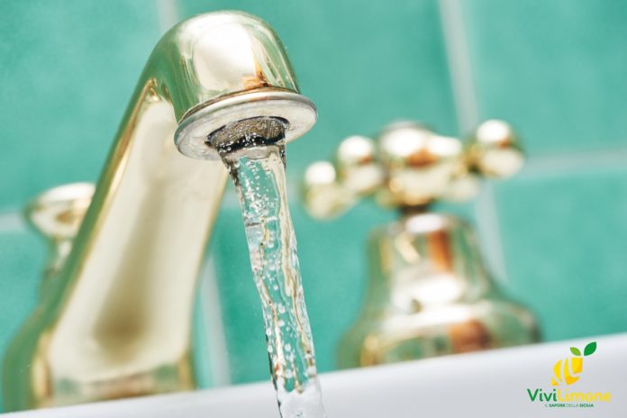 rubinetto e limone rubinetti