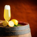 Birra e limone, una bevanda leggera e rinfrescante birra e limone