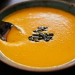 Crema di zucca al limone con gamberoni speziati crema di zucca e limone