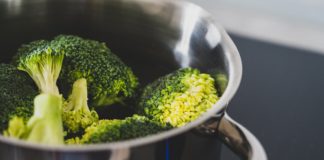 pasta pesto di broccoli pistacchio e limone