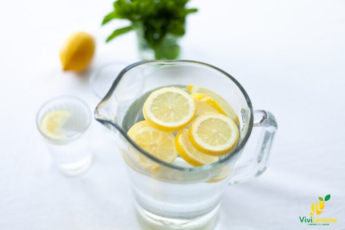 acqua e limone rituale di benessere