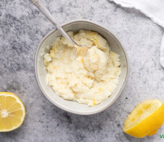 Gelato al limone fatto in casa, un viaggio tra i sapori della Sicilia! gelato al limone fatto in casa